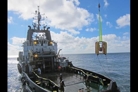 WAVE-4 Transfer to vessel